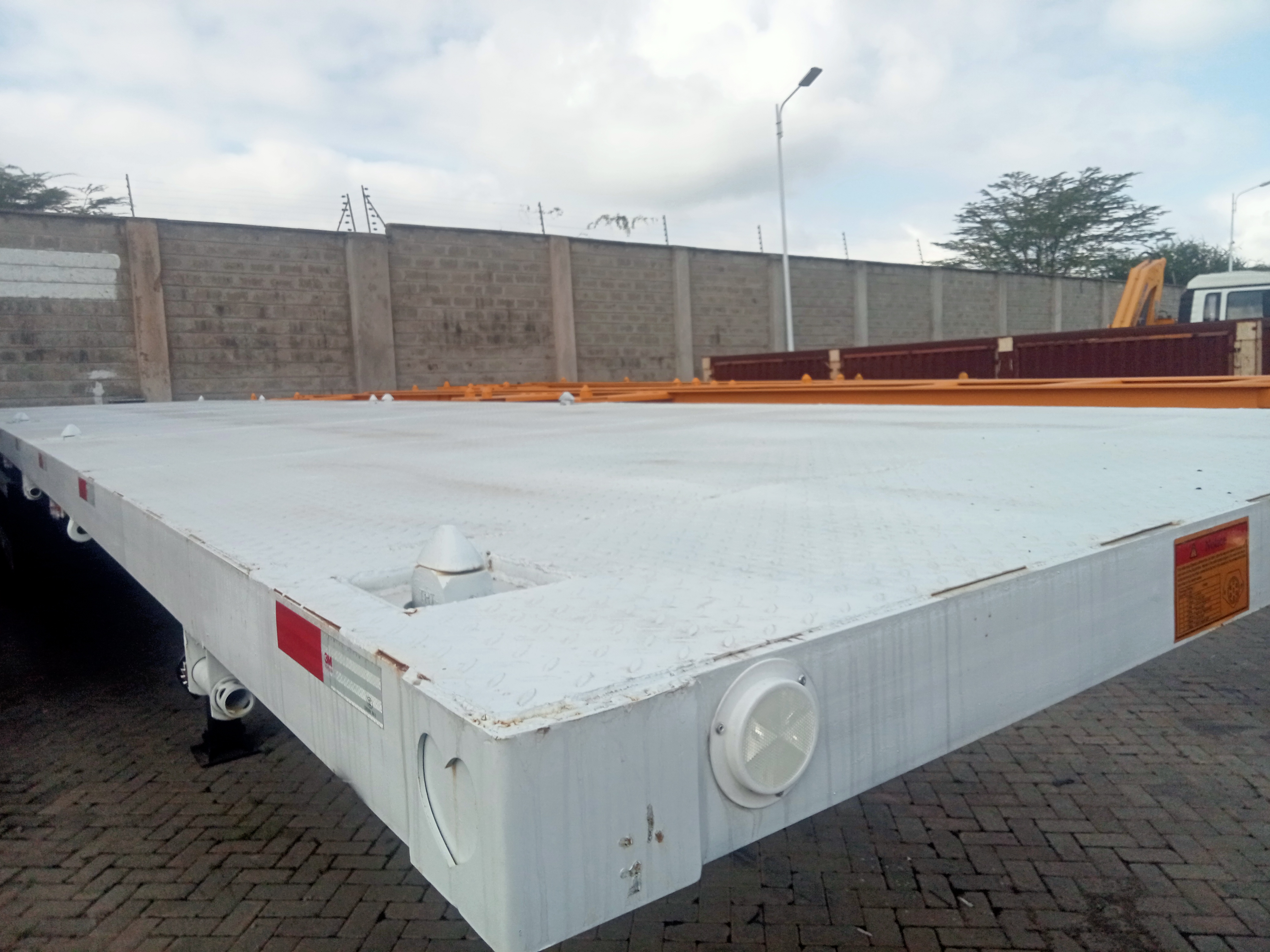 CIMC Flatbed Trailer 1